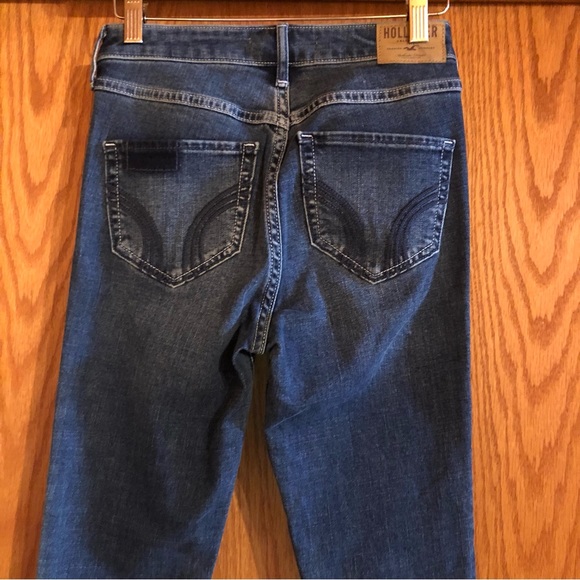 Hollister High Rise Super Skinny Jeans with Patches 0 / 24 - Picture 10 of 12